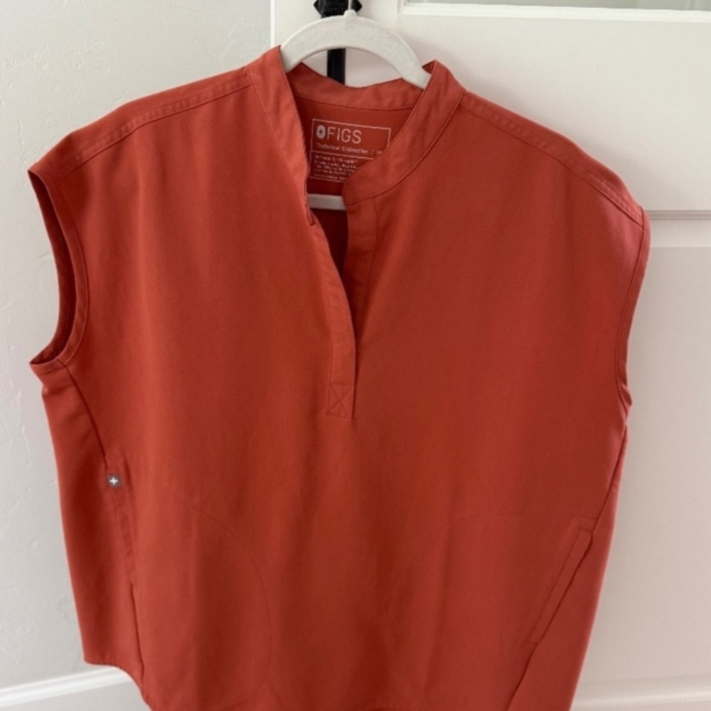 FIGS RAFAELA TERRACOTTA SCRUB TOP